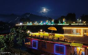 Houseboat Karima Palace